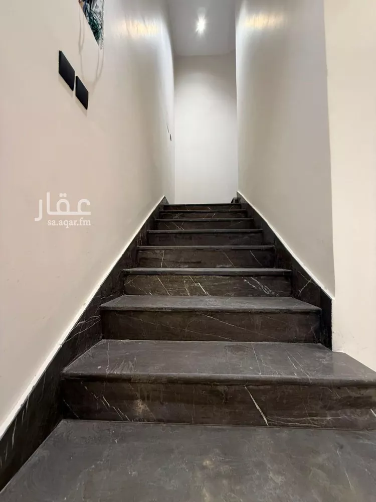 فيلا للبيع في شارع السيل الكبير, حي المهدية, مدينة الرياض, منطقة الرياض 21