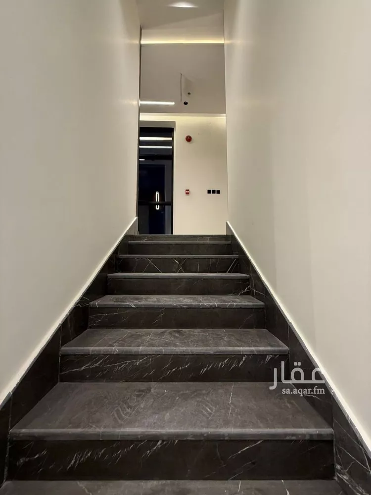 شقة للبيع في شارع أبي الحسن الأسفرائيني, حي المهدية, مدينة الرياض, منطقة الرياض صورة 2