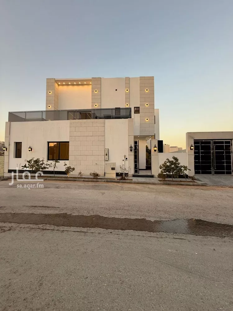 فيلا للبيع في شارع عبداللطيف بن المبارك, حي المهدية, مدينة الرياض, منطقة الرياض 1 صورة