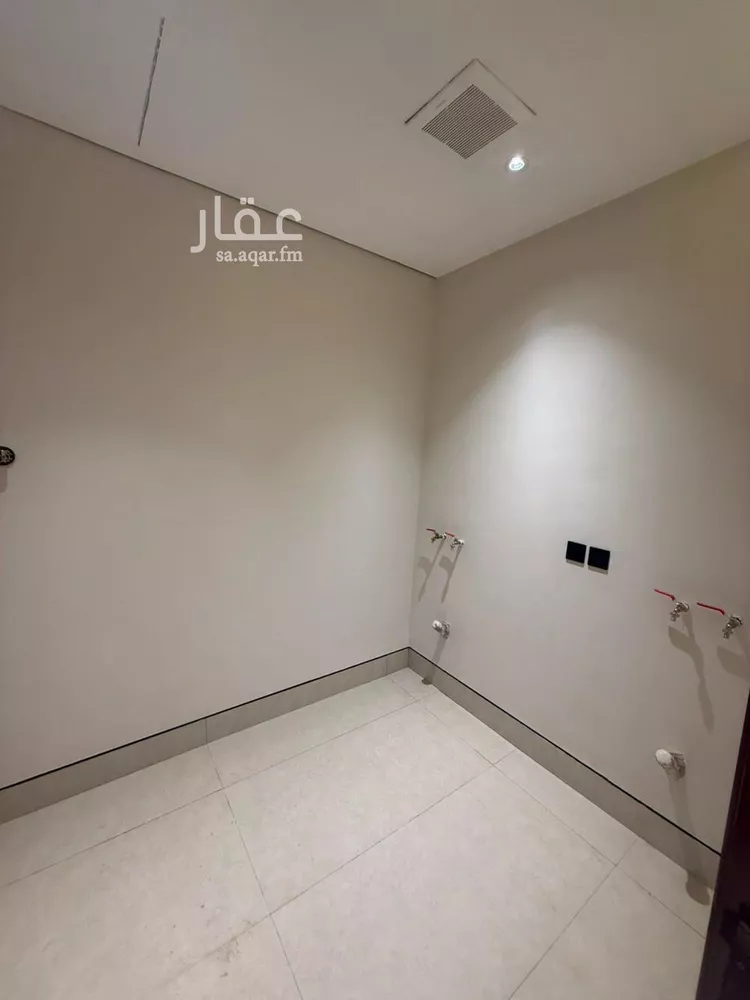 فيلا للبيع في شارع السيل الكبير, حي المهدية, مدينة الرياض, منطقة الرياض 10