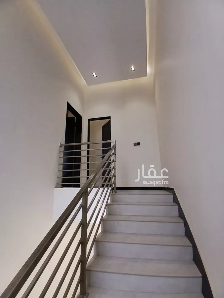 Floor for Sale in Riyadh Al Janadriyah