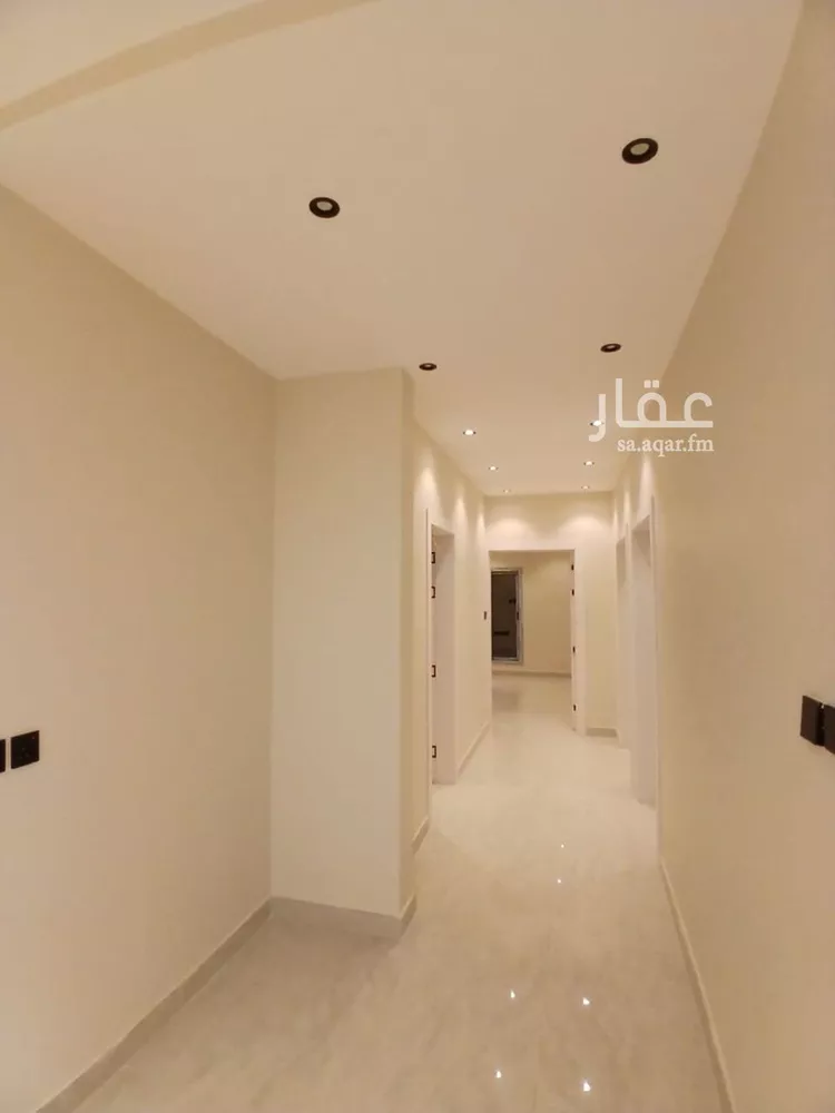 دور للبيع في شارع عبدالله الأنصاري, حي الخليج, مدينة الرياض, منطقة الرياض صورة 4
