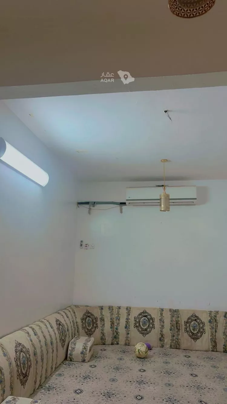 فيلا للبيع في شارع عفراء النجيل, حي العريجاء الغربي, مدينة الرياض, منطقة الرياض صورة 4
