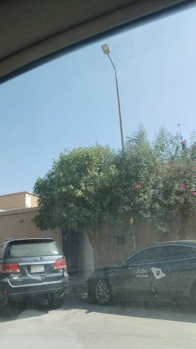 فيلا للبيع في شارع عفراء النجيل, حي العريجاء الغربي, مدينة الرياض, منطقة الرياض
