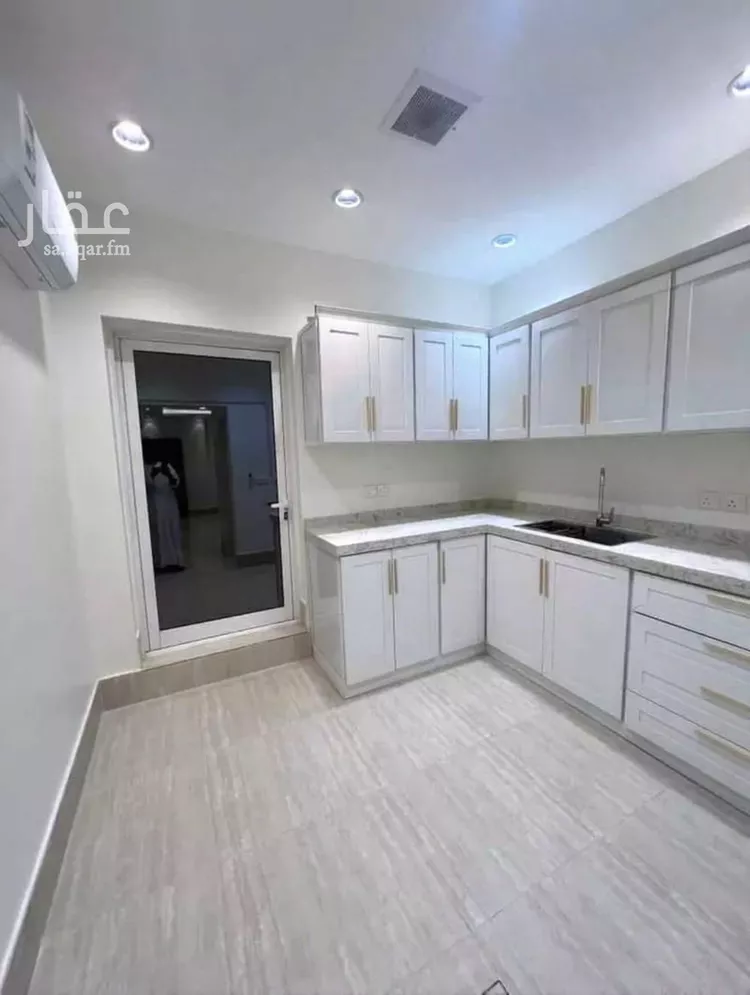 شقة للإيجار في شارع الشيخ عبدالله بن جبرين, حي القيروان, مدينة الرياض, منطقة الرياض صورة 3