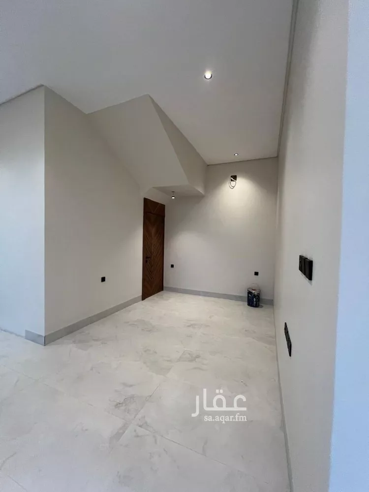 فيلا للبيع في شارع أبي الشيخ الأصبهاني, حي المهدية, مدينة الرياض, منطقة الرياض صورة 4