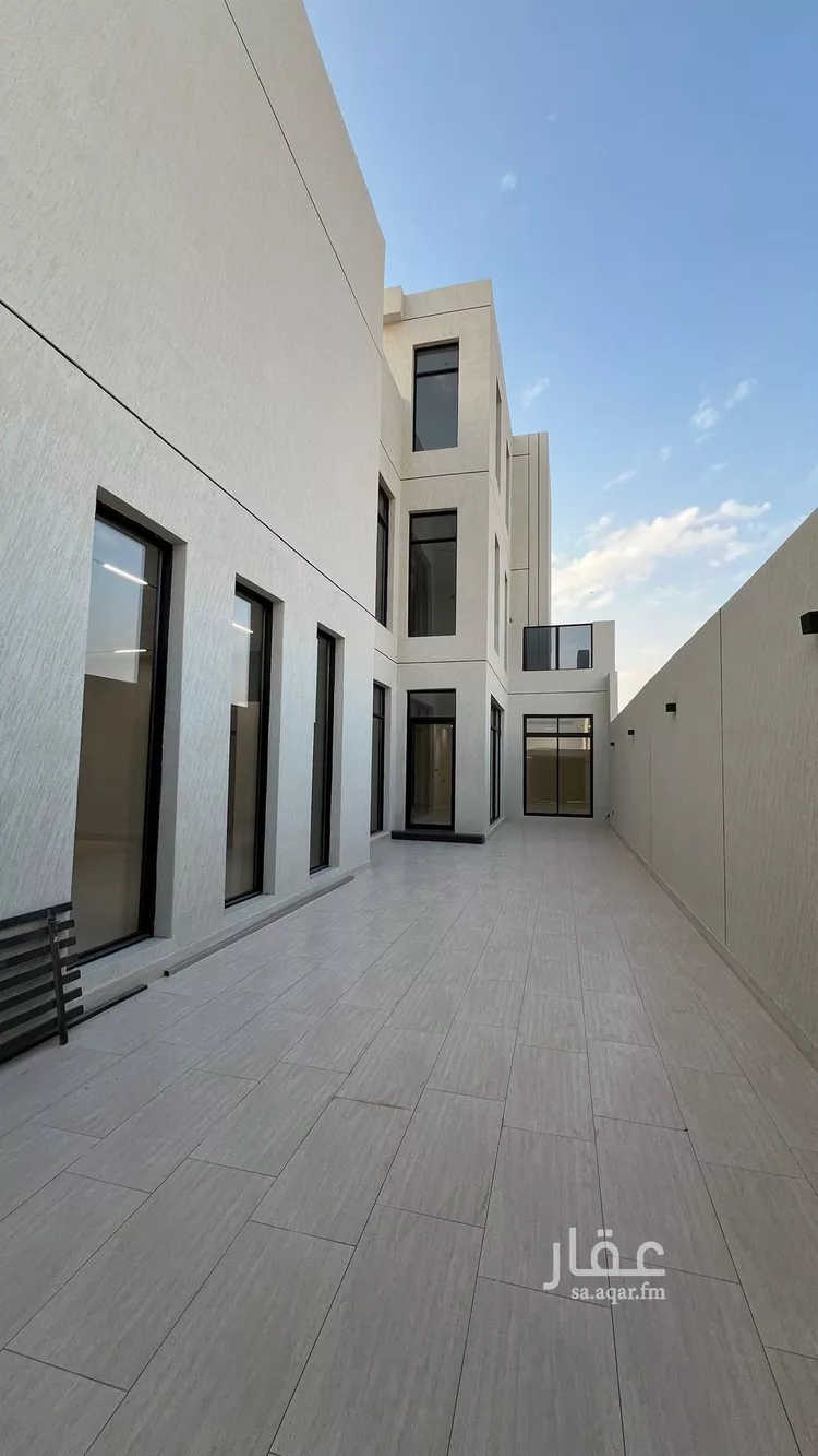فيلا للبيع في شارع علي بن هبة الله, حي المهدية, مدينة الرياض, منطقة الرياض صورة 2
