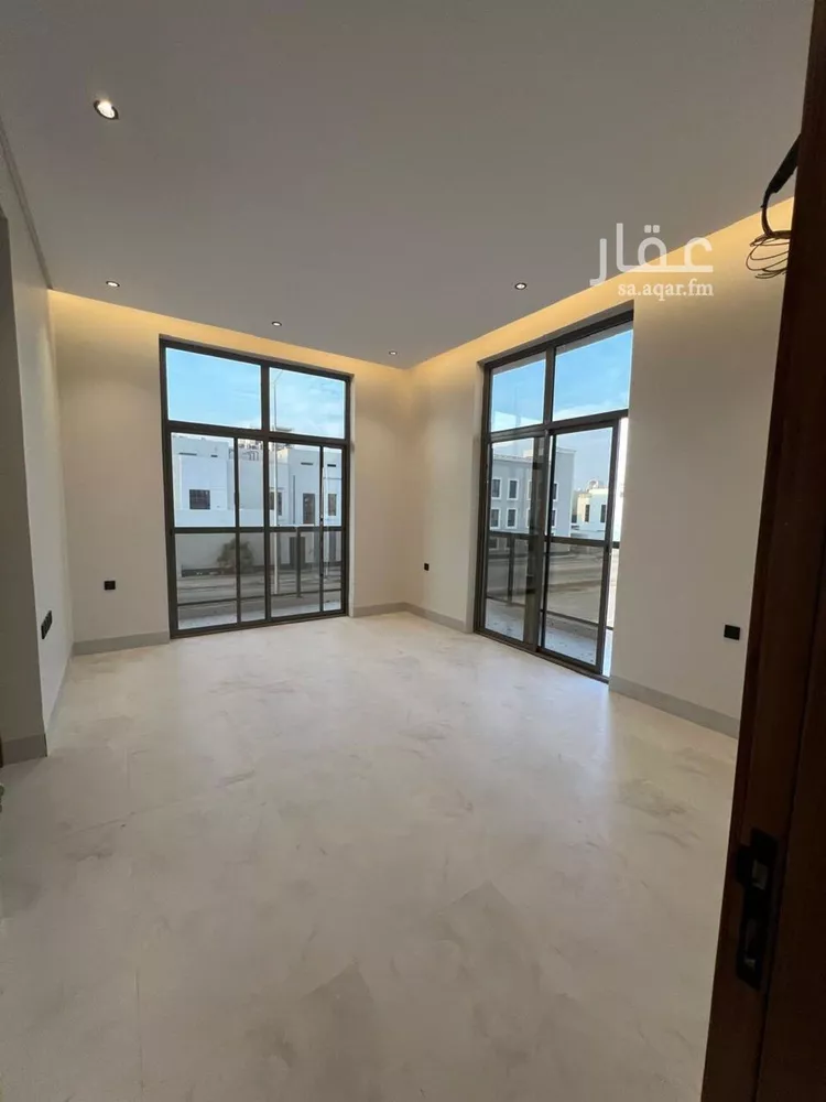 فيلا للبيع في شارع أبي الشيخ الأصبهاني, حي المهدية, مدينة الرياض, منطقة الرياض صورة 2