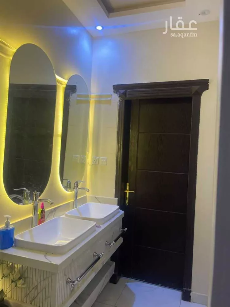 فيلا للبيع في شارع البطيحة, حي النظيم, مدينة الرياض, منطقة الرياض صورة 2