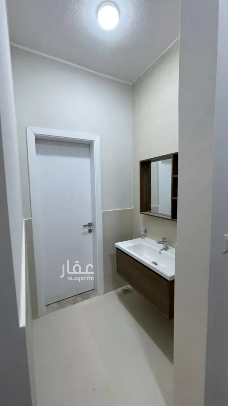 فيلا للبيع في شارع حارثة بن وهب الخزاعي, حي مطار الملك خالد الدولي, مدينة الرياض, منطقة الرياض