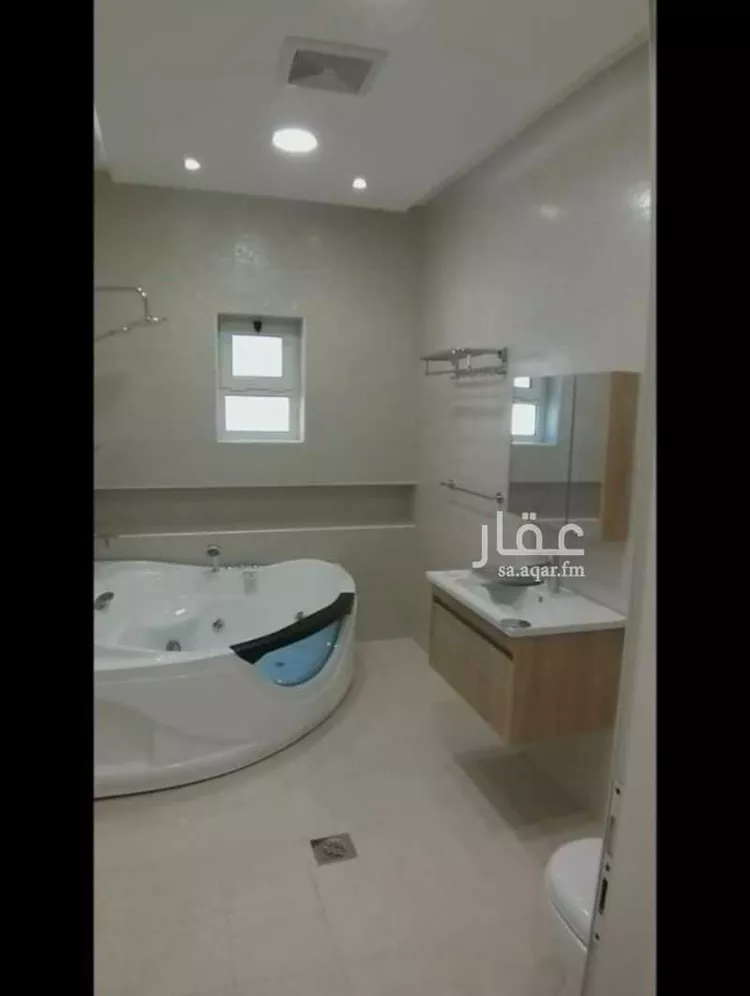فيلا للبيع في شارع ذهبان, حي الضباب, مدينة الدمام, المنطقة الشرقية صورة 5