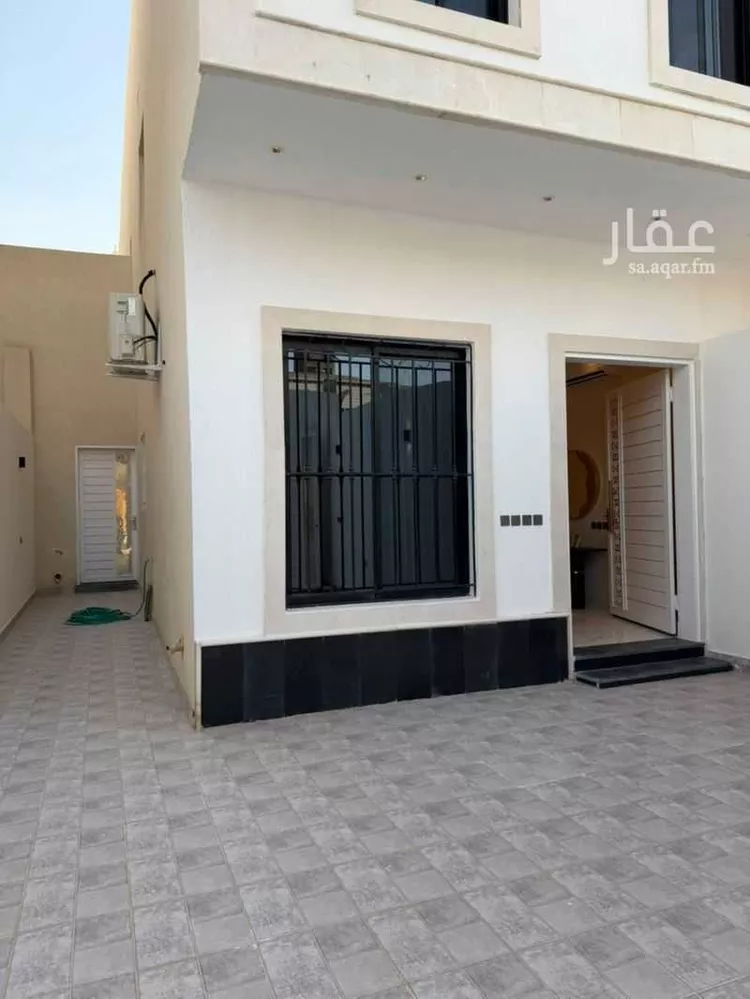 دور للبيع في شارع حسن مشاط, حي عكاظ, مدينة الرياض, منطقة الرياض 8