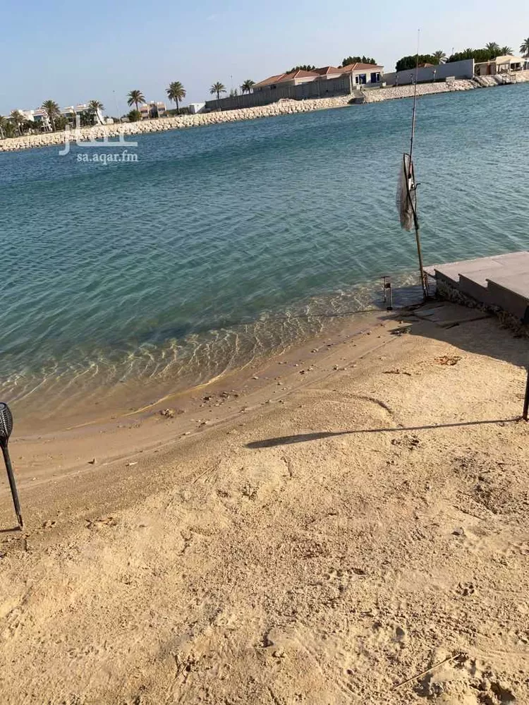 فيلا للبيع في شارع الرحمانيه, حي الدرة, مدينة الخبر, المنطقة الشرقية 1 صورة