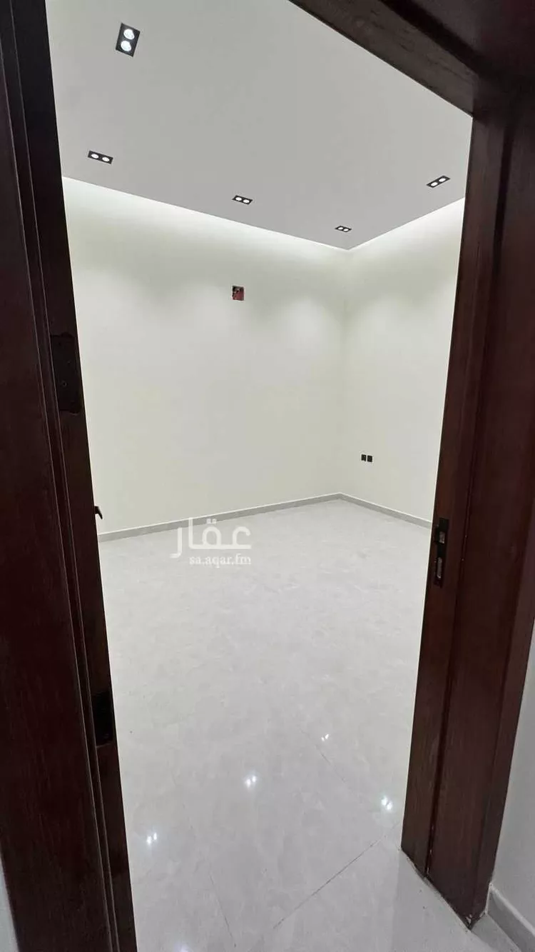 فيلا للبيع في شارع زياد الباهلي ، حي العوالي ، الرياض ، منطقة الرياض