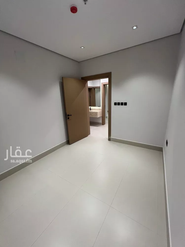 شقة للبيع في شارع أبي القاسم الزجاجي, حي المهدية, مدينة الرياض, منطقة الرياض 13