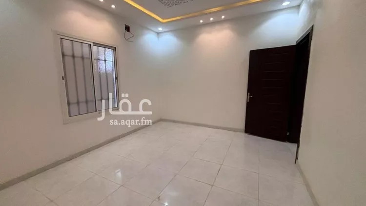 فيلا للإيجار في شارع خالد بن زهير الهذلي, حي بدر, مدينة الرياض, منطقة الرياض صورة 2