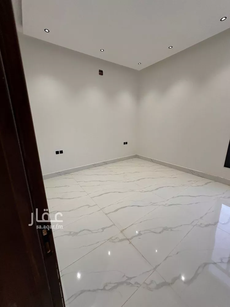 Floor for Rent in Riyadh Ash Sharq 22
