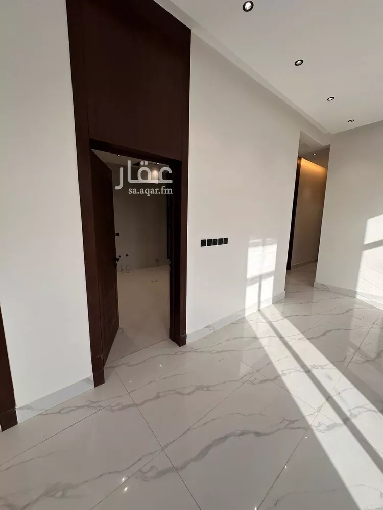 Floor for Rent in Riyadh Ash Sharq 14