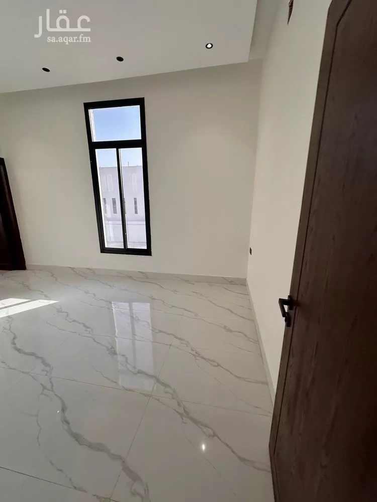 Floor for Rent in Riyadh Ash Sharq 13