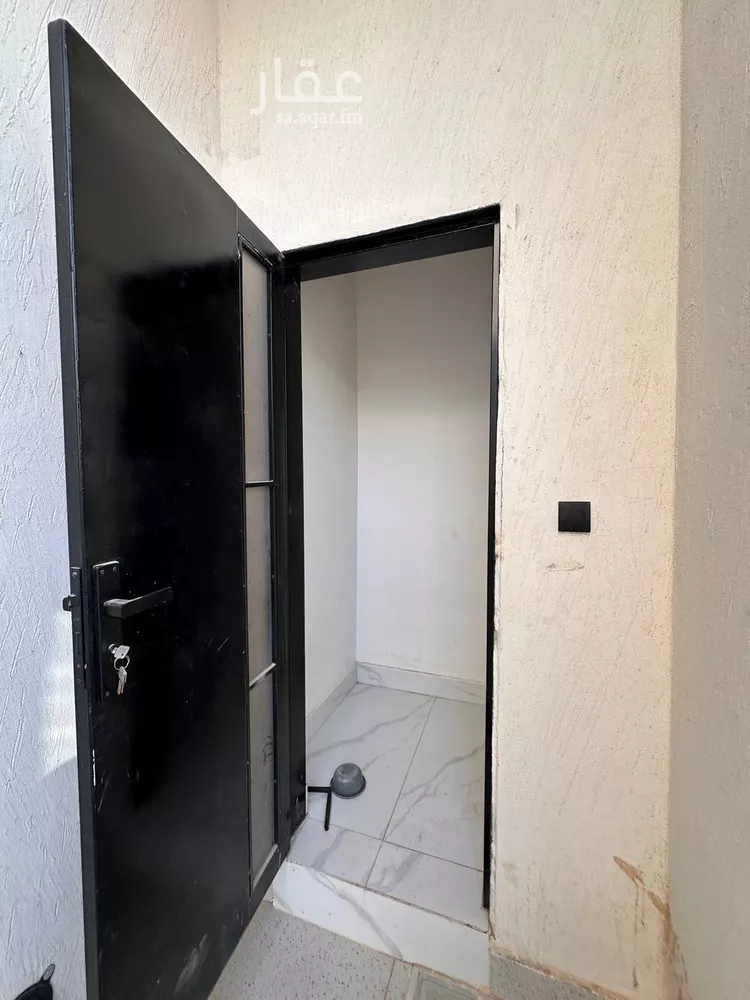 Floor for Rent in Riyadh Ash Sharq 23