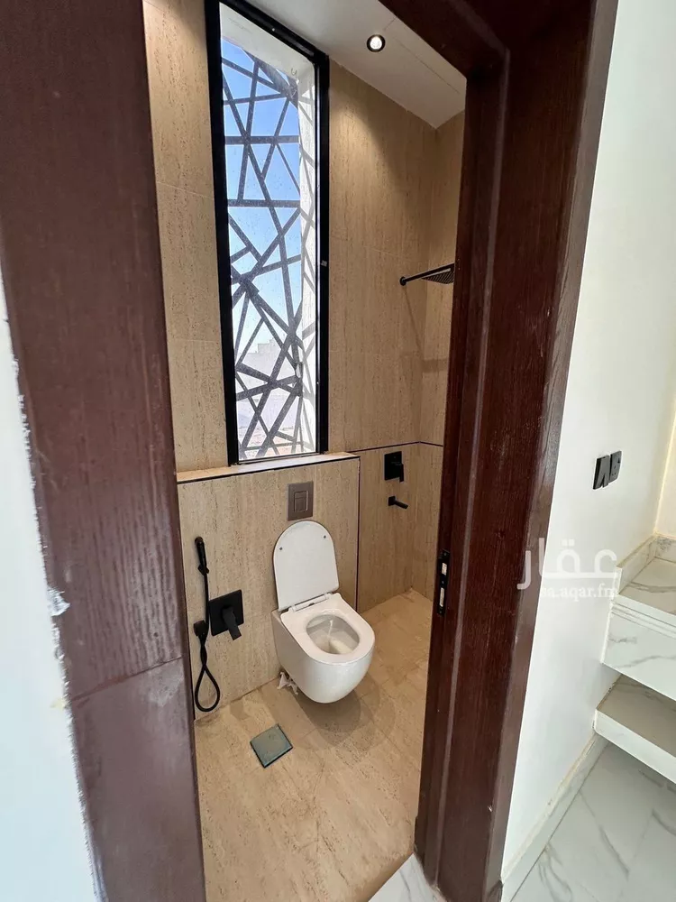Floor for Rent in Riyadh Ash Sharq 9