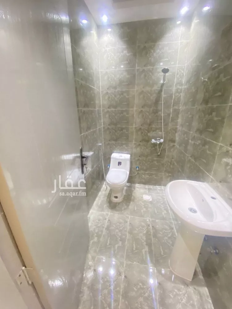 شقة للإيجار في شارع عبدالله ابن سعود ابن عبدالعزيز, حي إشبيلية, مدينة الرياض, منطقة الرياض صورة 4