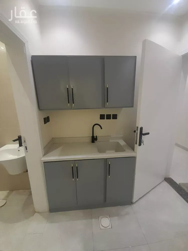 شقة للإيجار في شارع عبدالله ابن سعود ابن عبدالعزيز, حي إشبيلية, مدينة الرياض, منطقة الرياض صورة 3