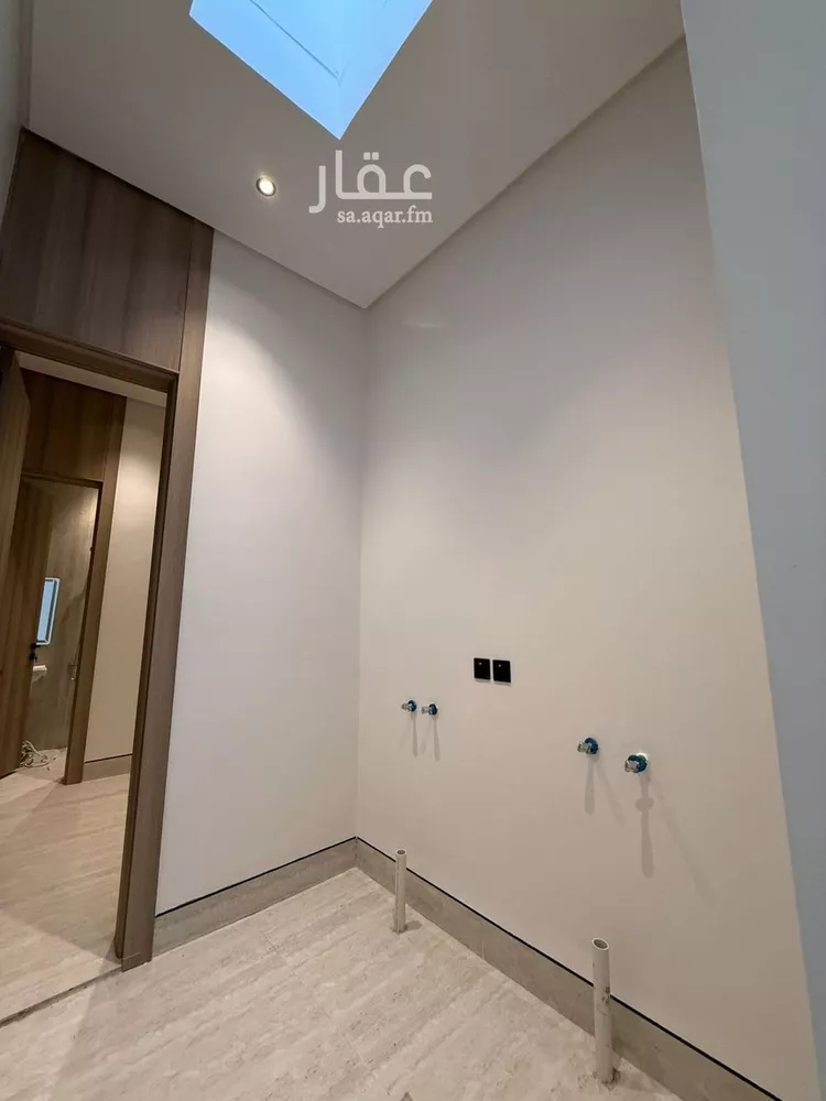 فيلا للبيع في شارع عبداللطيف بن المبارك, حي المهدية, مدينة الرياض, منطقة الرياض صورة 5