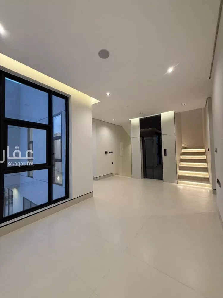 فيلا للبيع في شارع عبداللطيف بن المبارك, حي المهدية, مدينة الرياض, منطقة الرياض صورة 4