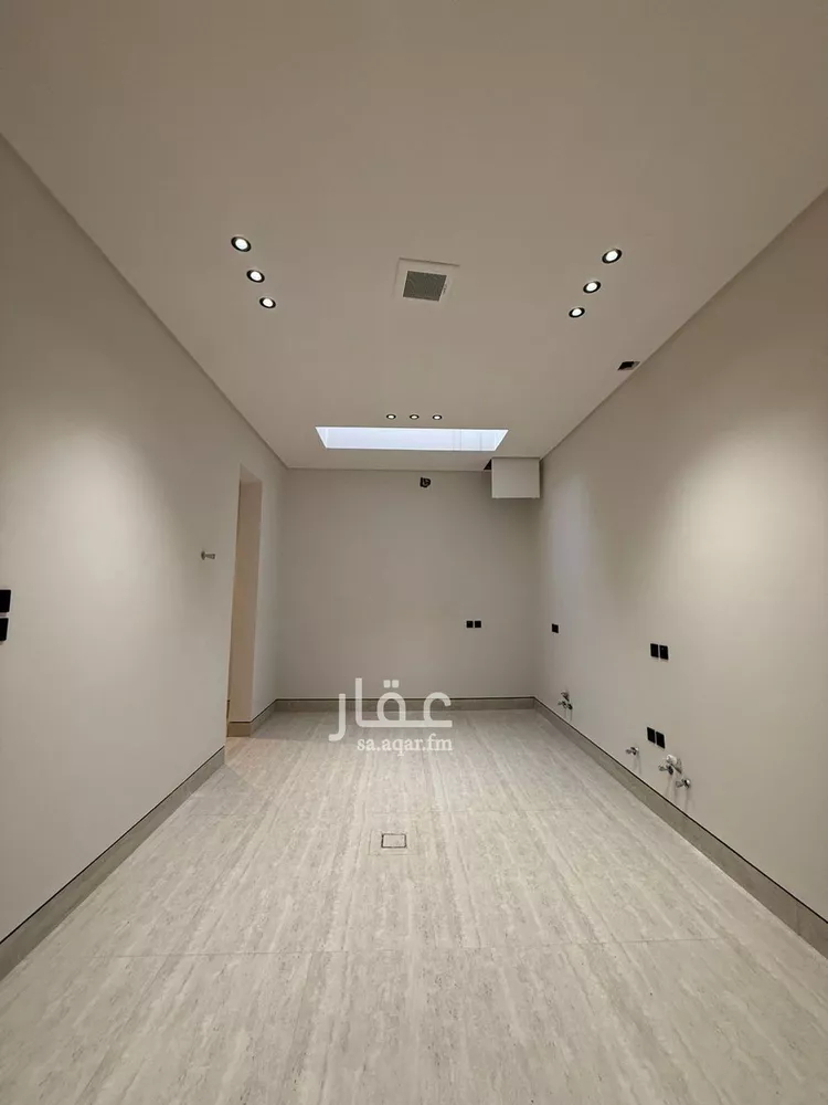 فيلا للبيع في شارع عبداللطيف بن المبارك, حي المهدية, مدينة الرياض, منطقة الرياض صورة 4