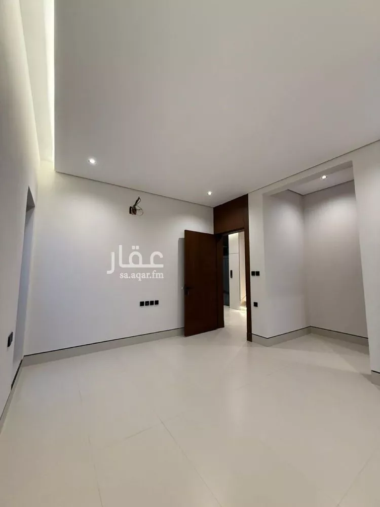 فيلا للبيع في شارع عبداللطيف بن المبارك, حي المهدية, مدينة الرياض, منطقة الرياض صورة 5