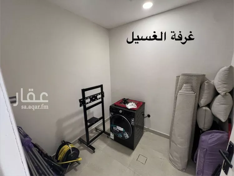 فيلا للبيع في شارع الصفار الذهبي, حي عكاظ, مدينة الرياض, منطقة الرياض 7