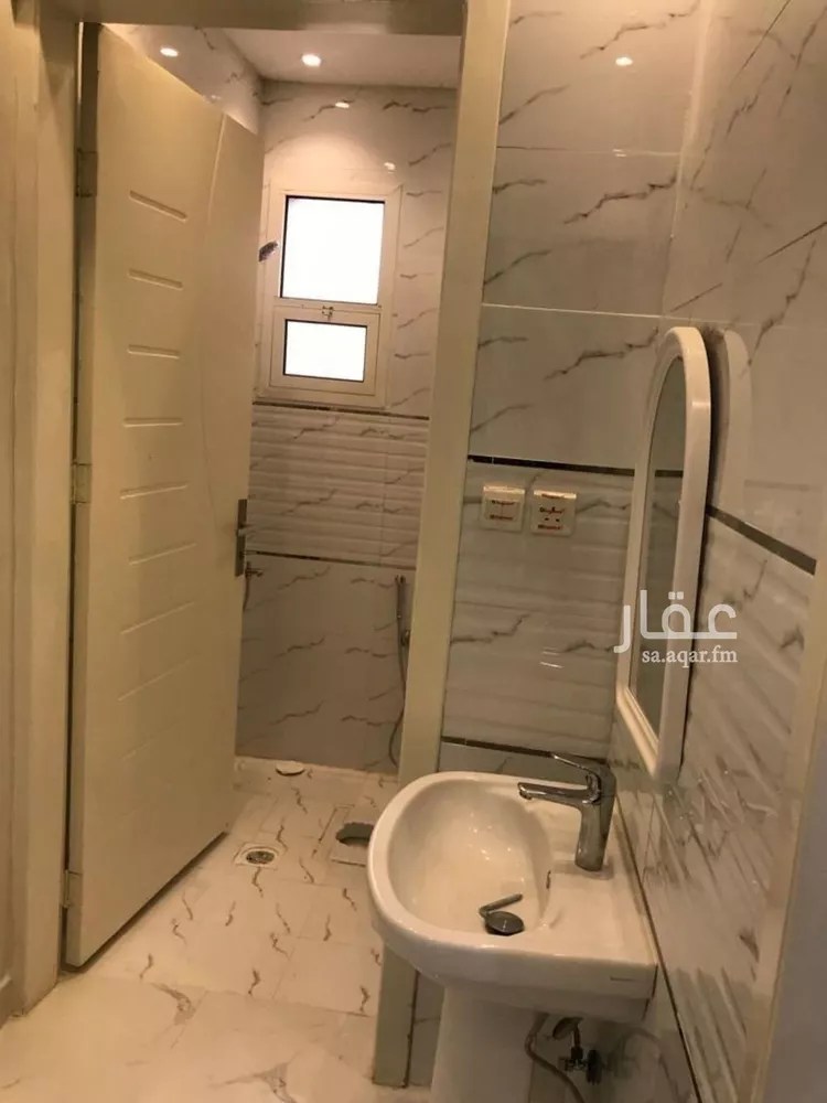 شقة للإيجار في شارع أبي عبيدة النابلسي, حي عكاظ, مدينة الرياض, منطقة الرياض