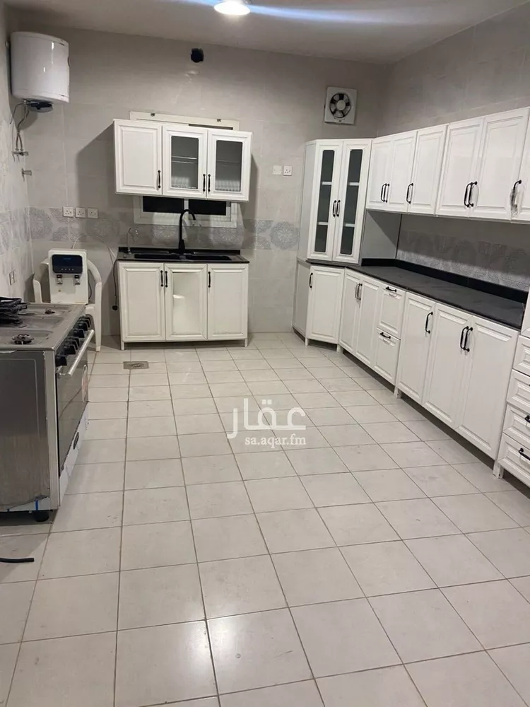 شقة للإيجار في شارع ابن الزبير الغرناطي, حي السعادة, مدينة الرياض, منطقة الرياض