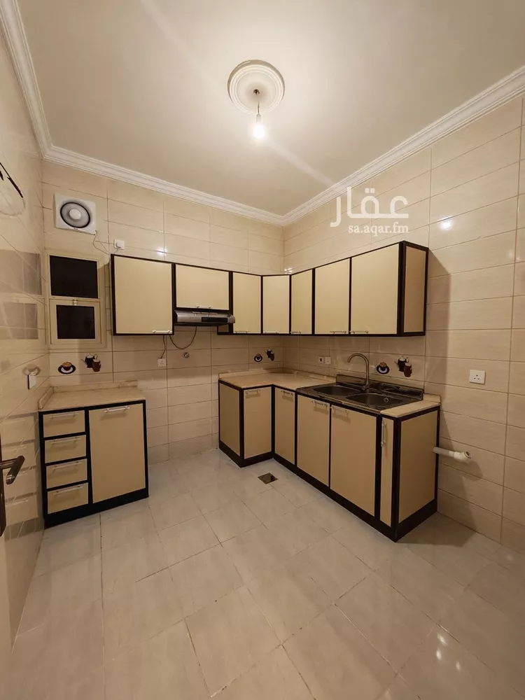 شقة للإيجار في شارع عبدالله كاظم, حي الزهراء, مدينة جدة, منطقة مكة المكرمة صورة 2