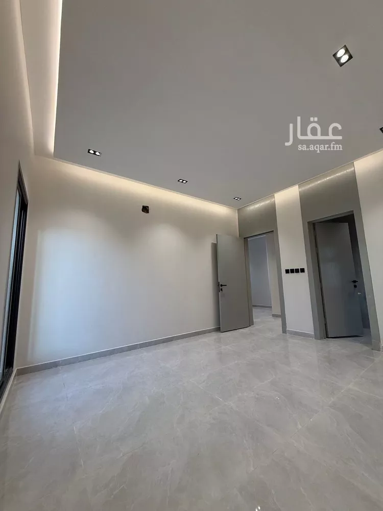 Floor for Sale in Riyadh Al Janadriyah 10