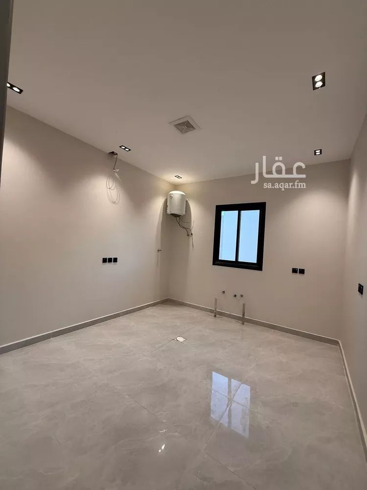 Floor for Sale in Riyadh Al Janadriyah 7