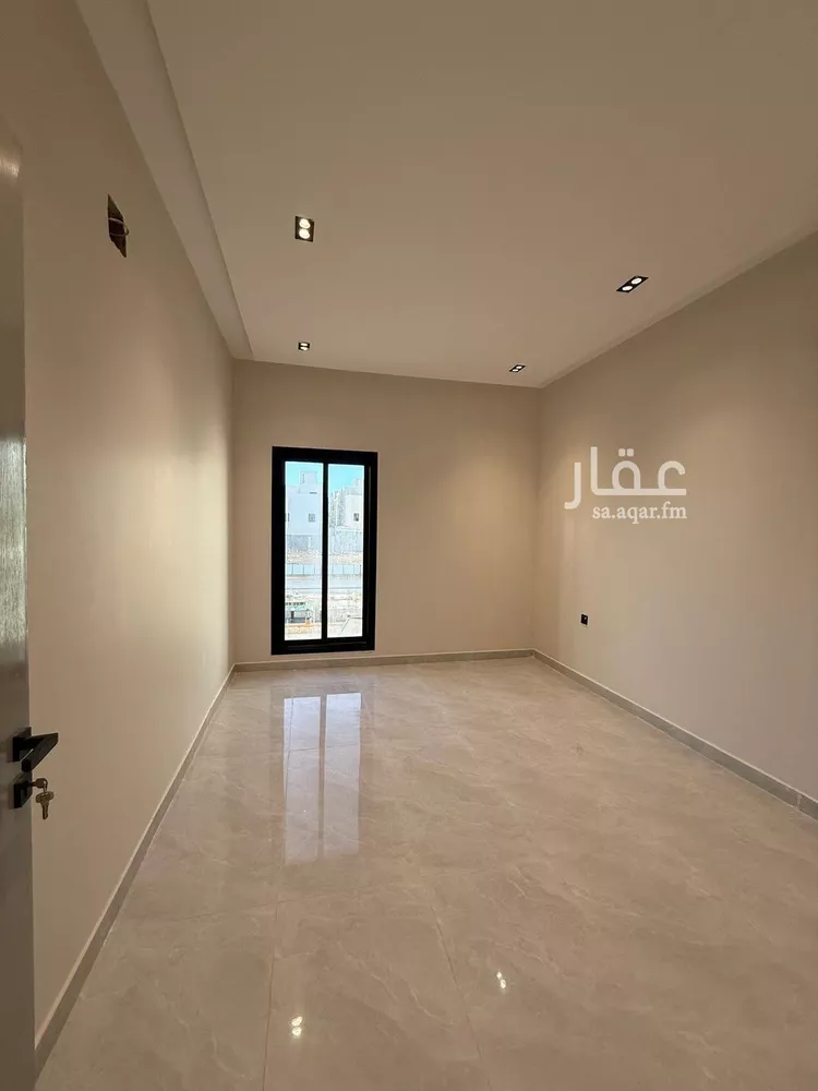 Floor for Sale in Riyadh Al Janadriyah 9