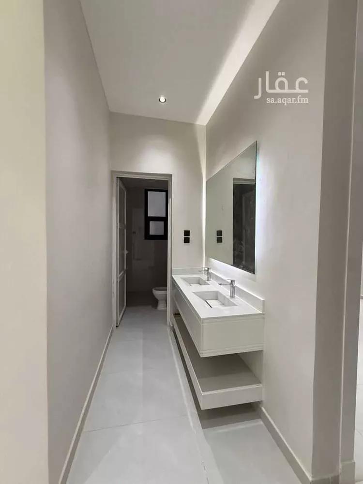Floor for Sale in Riyadh Al Janadriyah 8