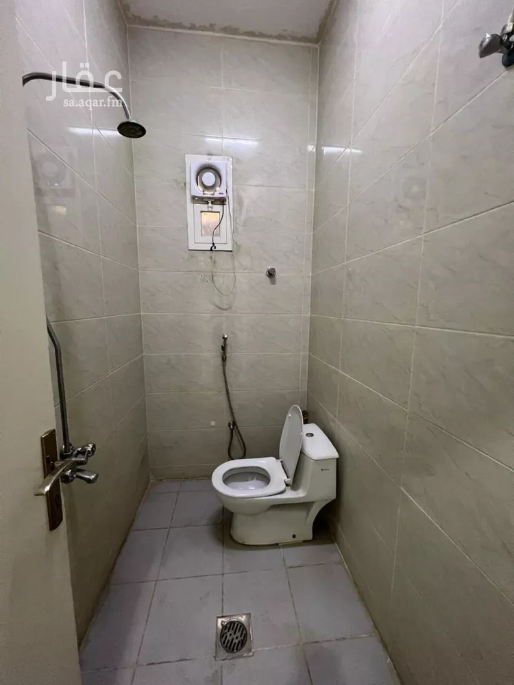 مكتب تجاري للإيجار في شارع الهواري, حي الملز, مدينة الرياض, منطقة الرياض صورة 4