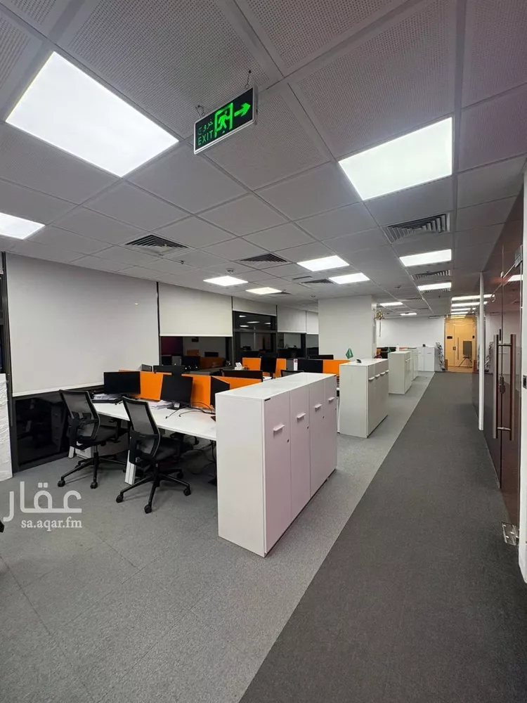 مكتب تجاري للإيجار في شارع الجامعة, حي الملز, مدينة الرياض, منطقة الرياض صورة 2