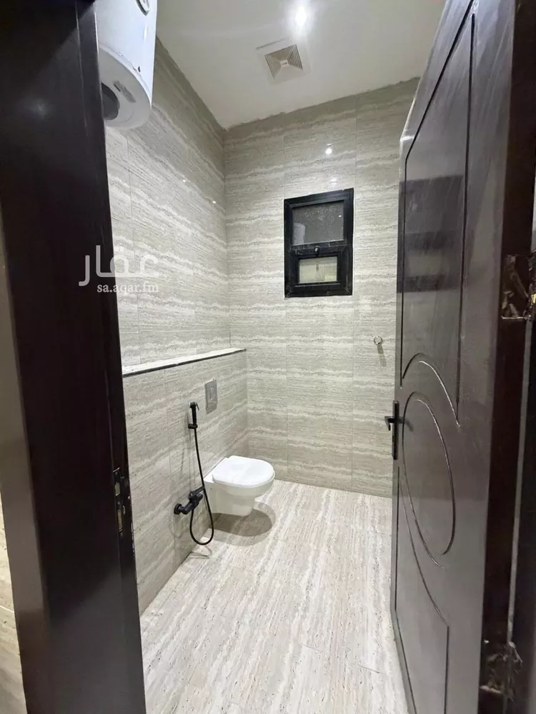 Floor for Rent in Riyadh Al Janadriyah صورة 5
