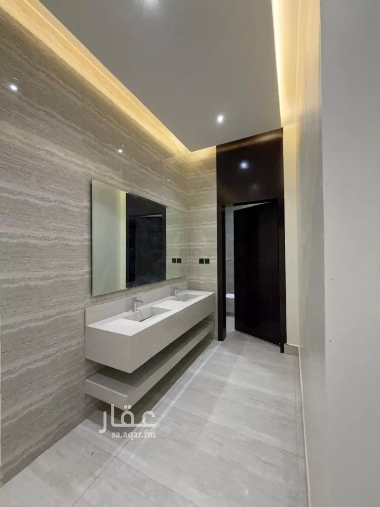 Floor for Rent in Riyadh Al Janadriyah صورة 3