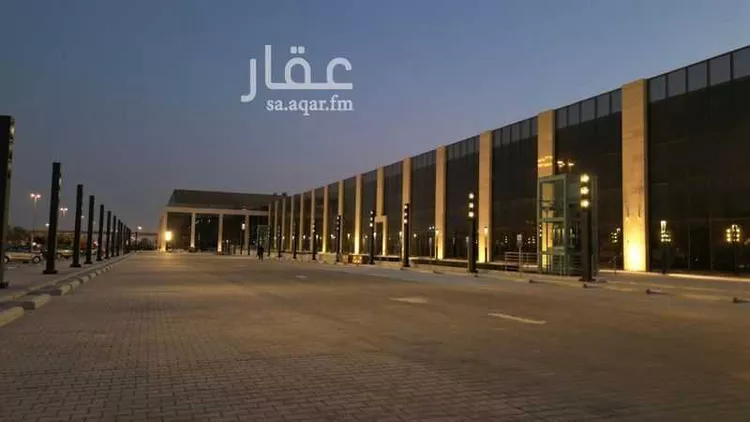 مكتب تجاري للإيجار في شارع الدائري الشرقي الفرعي, حي مغرزات, مدينة الرياض, منطقة الرياض صورة 4