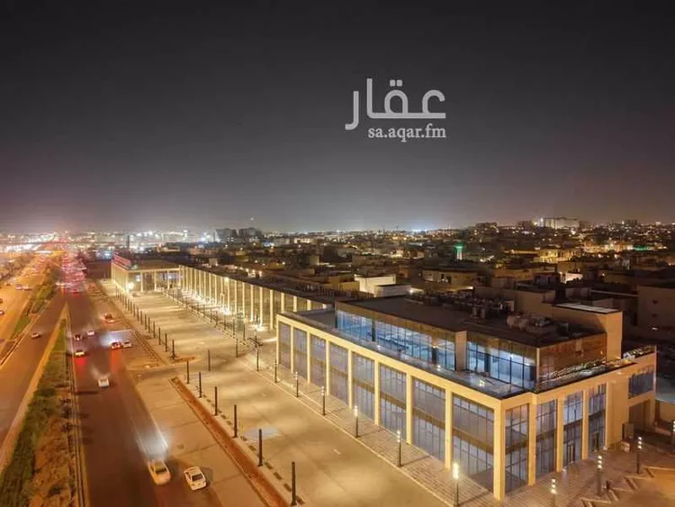 مكتب تجاري للإيجار في شارع الدائري الشرقي الفرعي, حي مغرزات, مدينة الرياض, منطقة الرياض 8