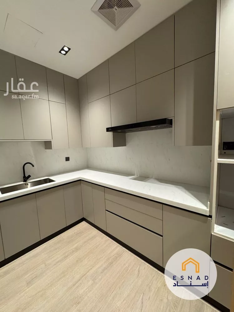 شقة للإيجار في شارع سكاكا, حي الحمراء, مدينة الخبر, المنطقة الشرقية 9