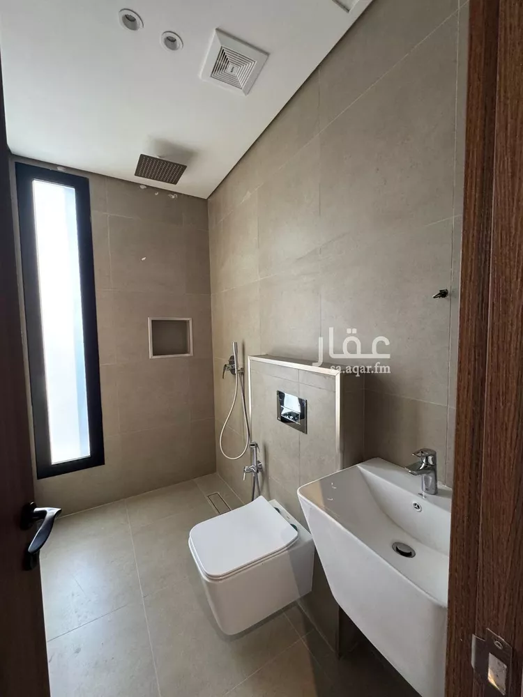 شقة للبيع في شارع الامير عبدالعزيز ابن فهد ابن عبدالعزيز, حي الحزام الذهبي, مدينة الخبر, المنطقة الشرقية 6