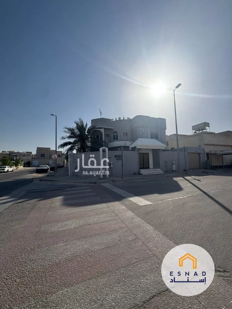 فيلا للبيع في شارع ابن بطوطة, حي الدوحة الشمالية, مدينة الظهران, المنطقة الشرقية صورة 2