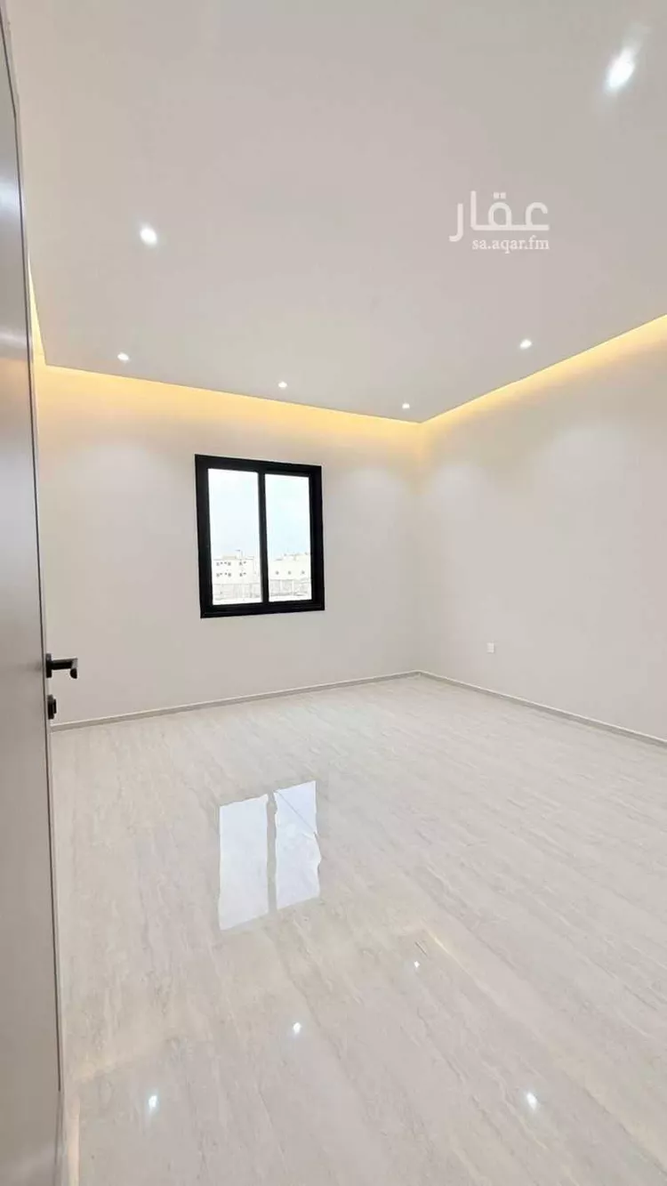 فيلا للبيع في شارع الحاتمي, حي ضاحية الملك فهد, مدينة الدمام, المنطقة الشرقية صورة 3