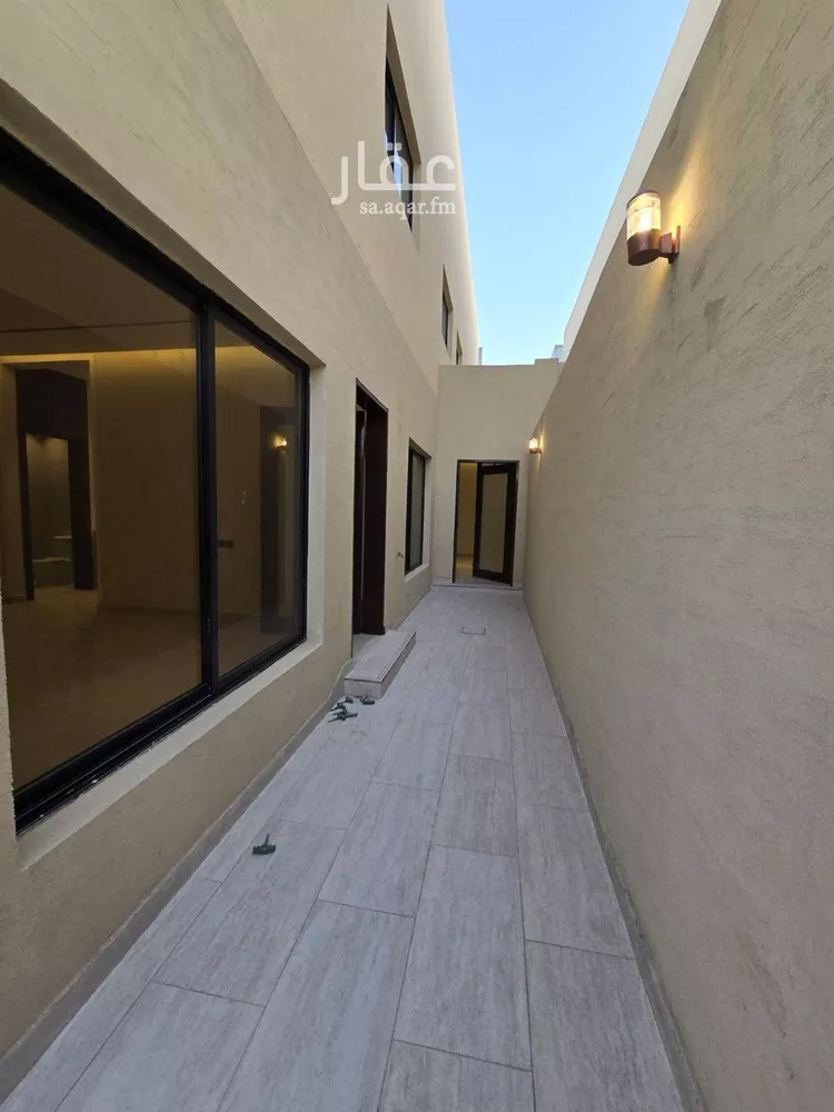 Floor for Sale in Riyadh Okaz صورة 4